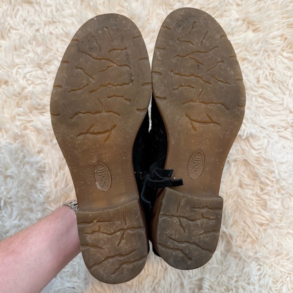 SOFFT Bristow Perforated Suede Ankle Bootie Black Size 8 fold over laser cut - Picture 7 of 8